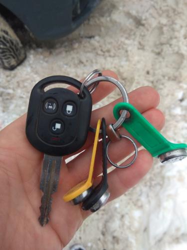 Найдены ключи от автомобиля на связке