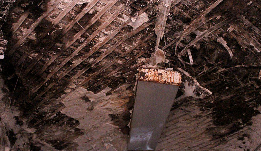 Гостиница Россия разрушение потолка