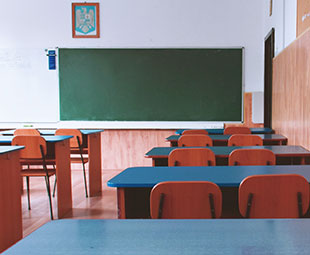 Депутаты отказались принимать новую школу в посёлке Новинки в муниципальную собственность