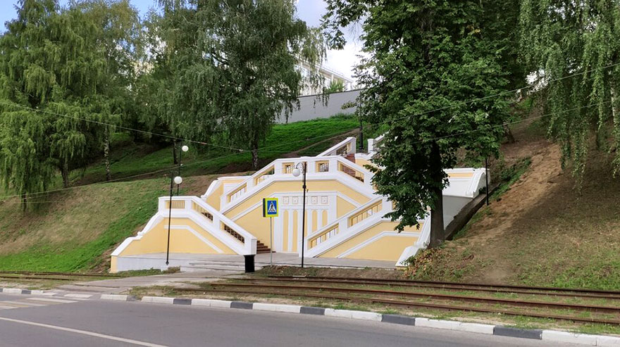 Ремонт Театральной лестницы в Нижнем Новгороде после прошлогоднего ремонта - изображение